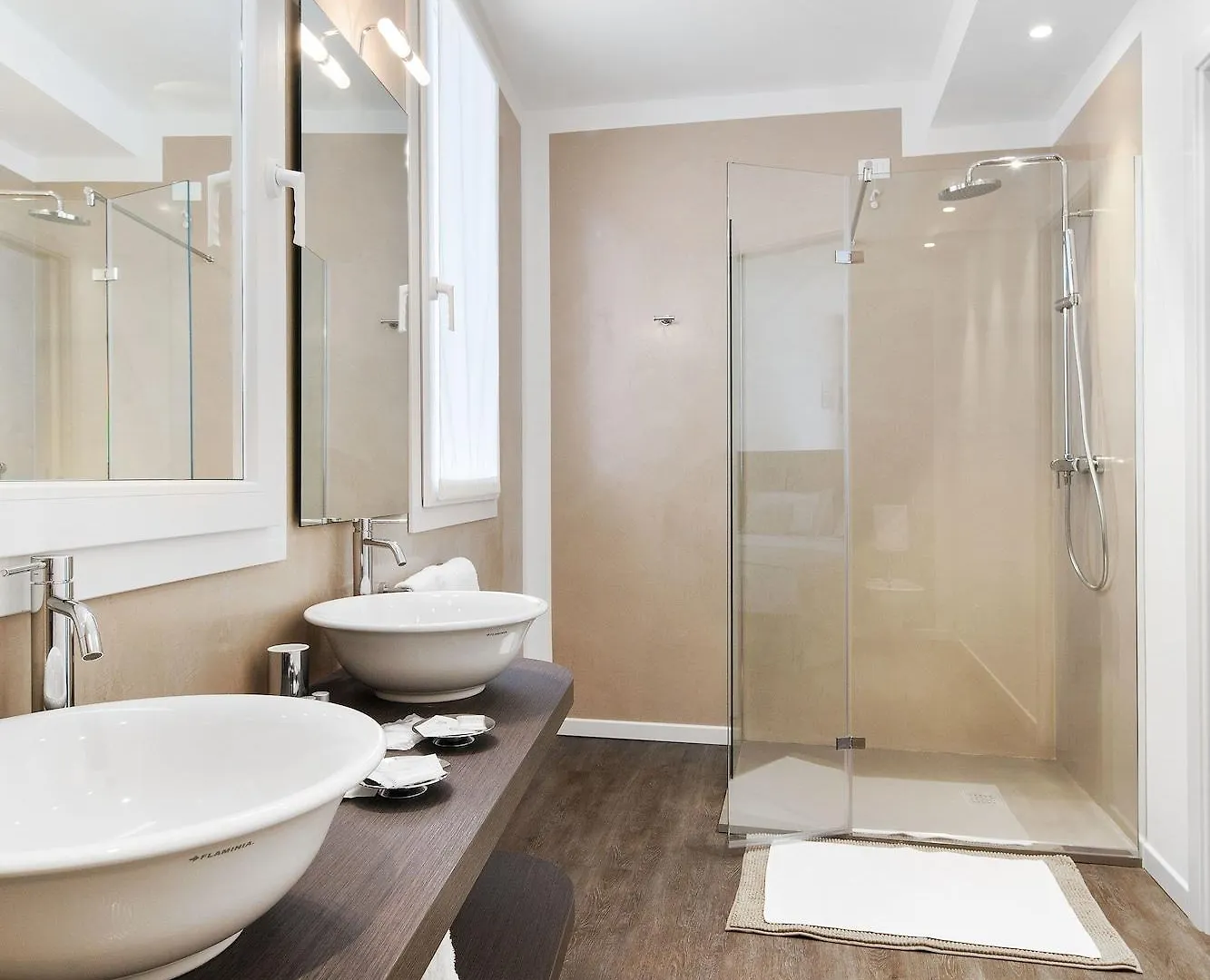 Hotel Studio Inn Centrale & Milano Urban Padel Aparthotel Milan