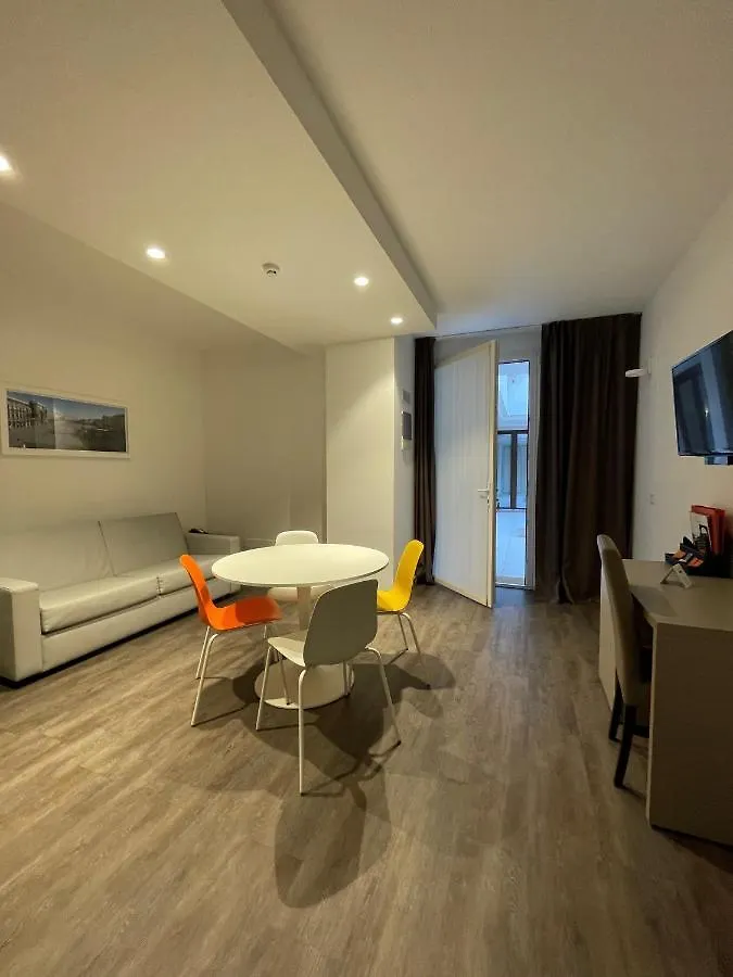 Hotel Studio Inn Centrale & Milano Urban Padel