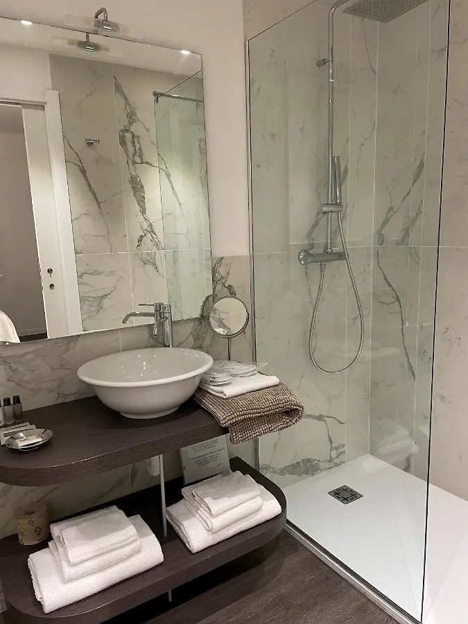 Hotel Studio Inn Centrale & Milano Urban Padel 4*, Milan Italy