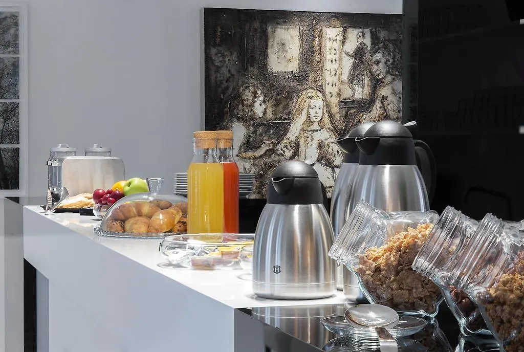 Hotel Studio Inn Centrale & Milano Urban Padel 4*, Milan Italy
