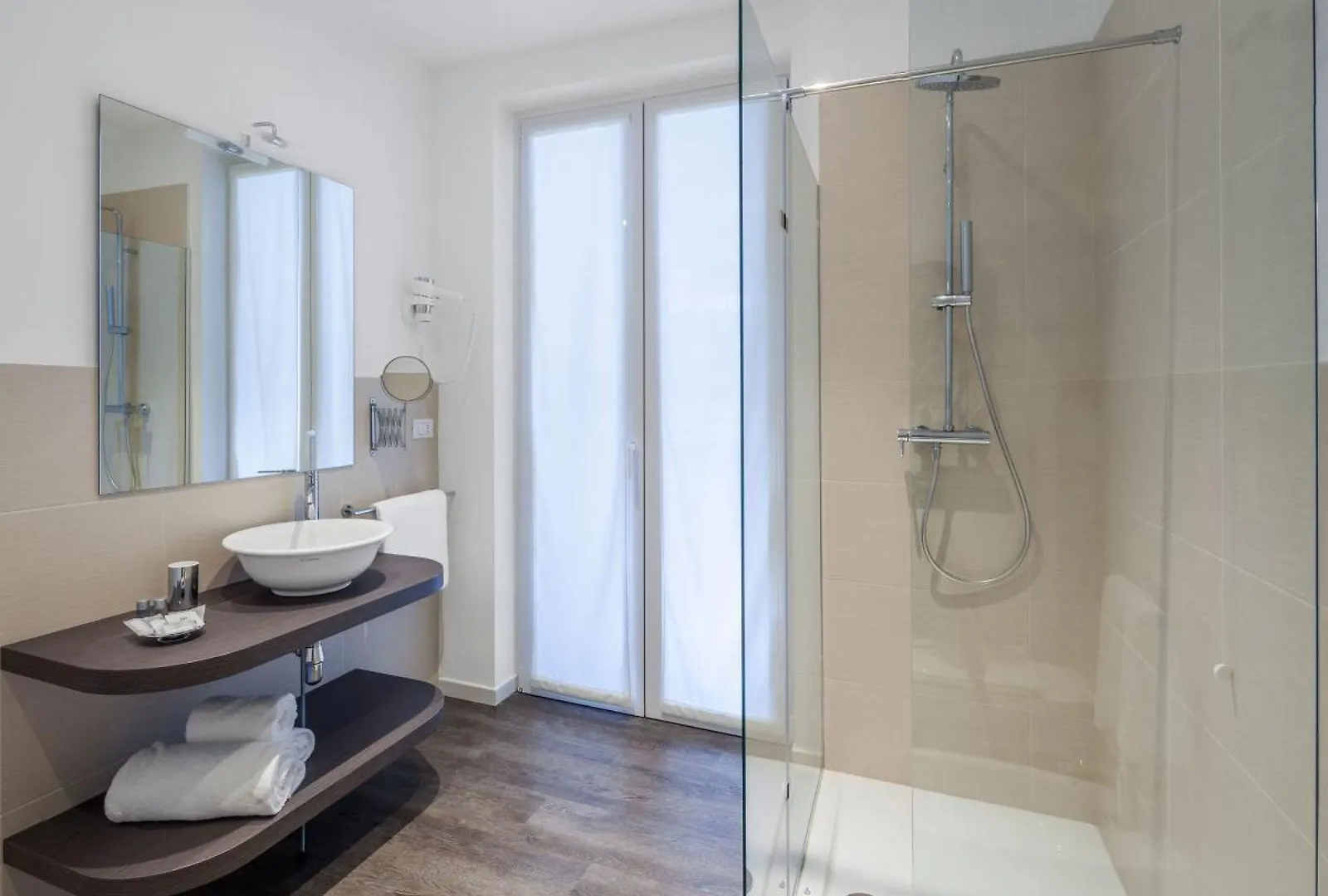 Hotel Studio Inn Centrale & Milano Urban Padel Italy
