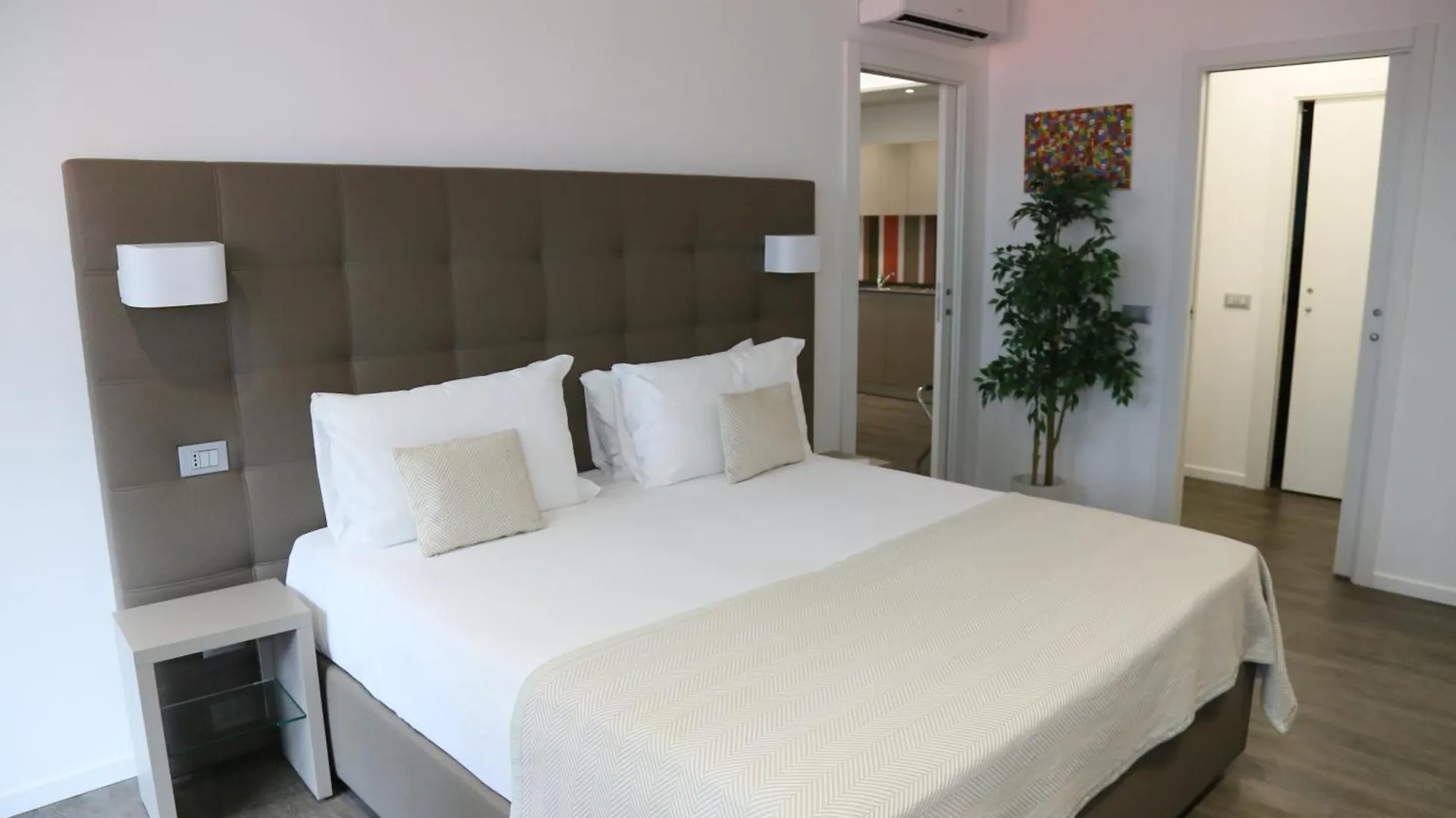 Hotel Studio Inn Centrale & Milano Urban Padel Aparthotel