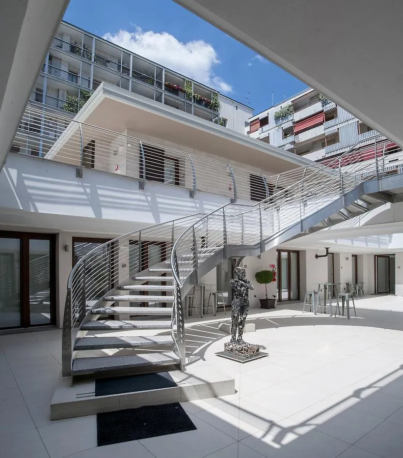 Hotel Studio Inn Centrale & Milano Urban Padel Aparthotel Milan