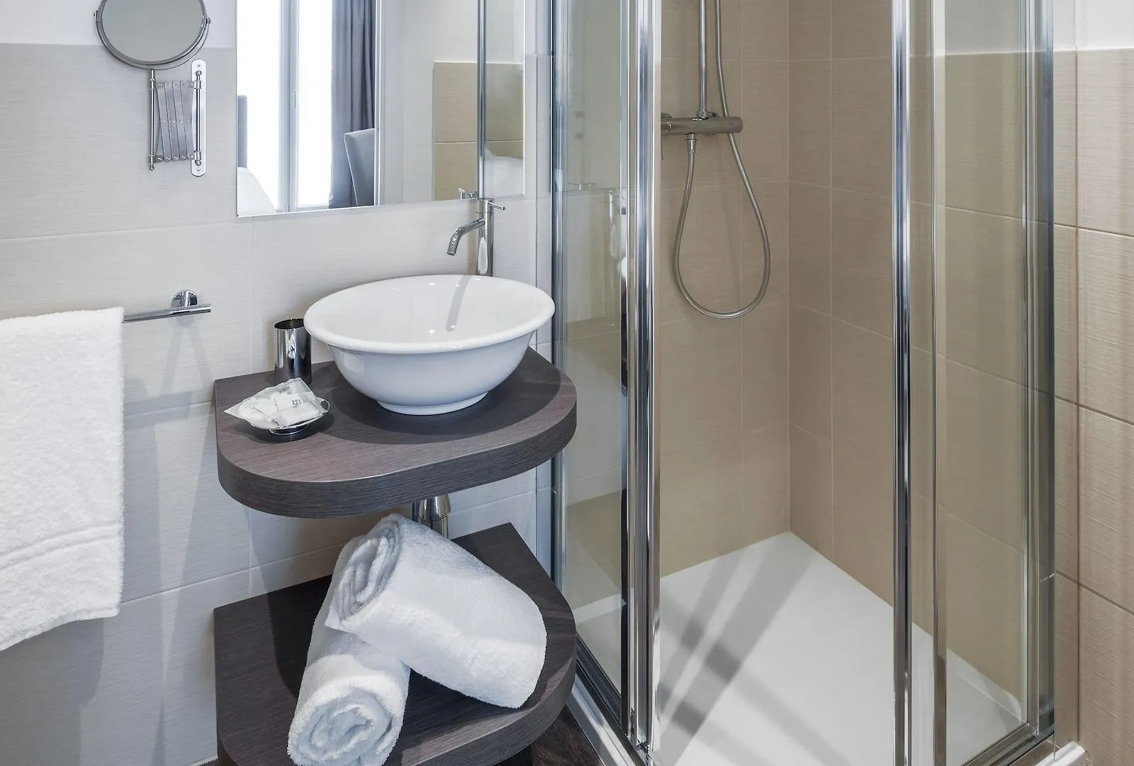 Hotel Studio Inn Centrale & Milano Urban Padel מילאנו