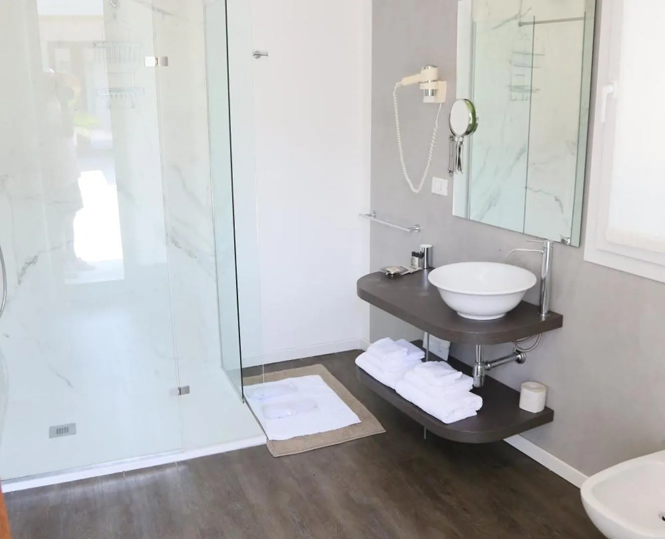 Hotel Studio Inn Centrale & Milano Urban Padel 4*, Milan