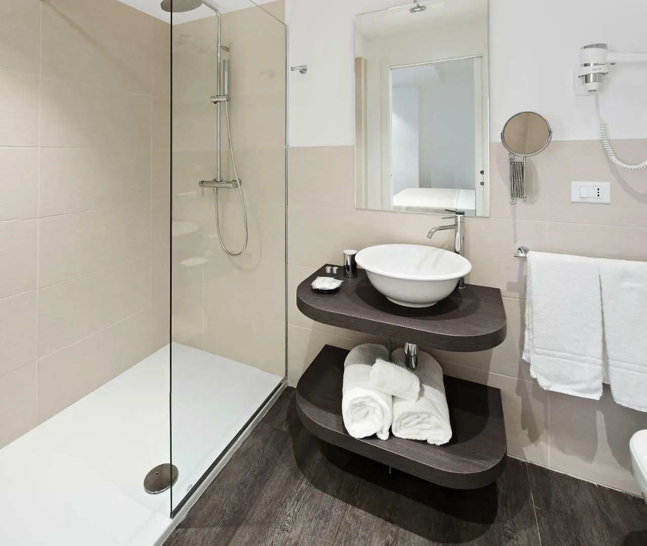 מלון דירות Hotel Studio Inn Centrale & Milano Urban Padel