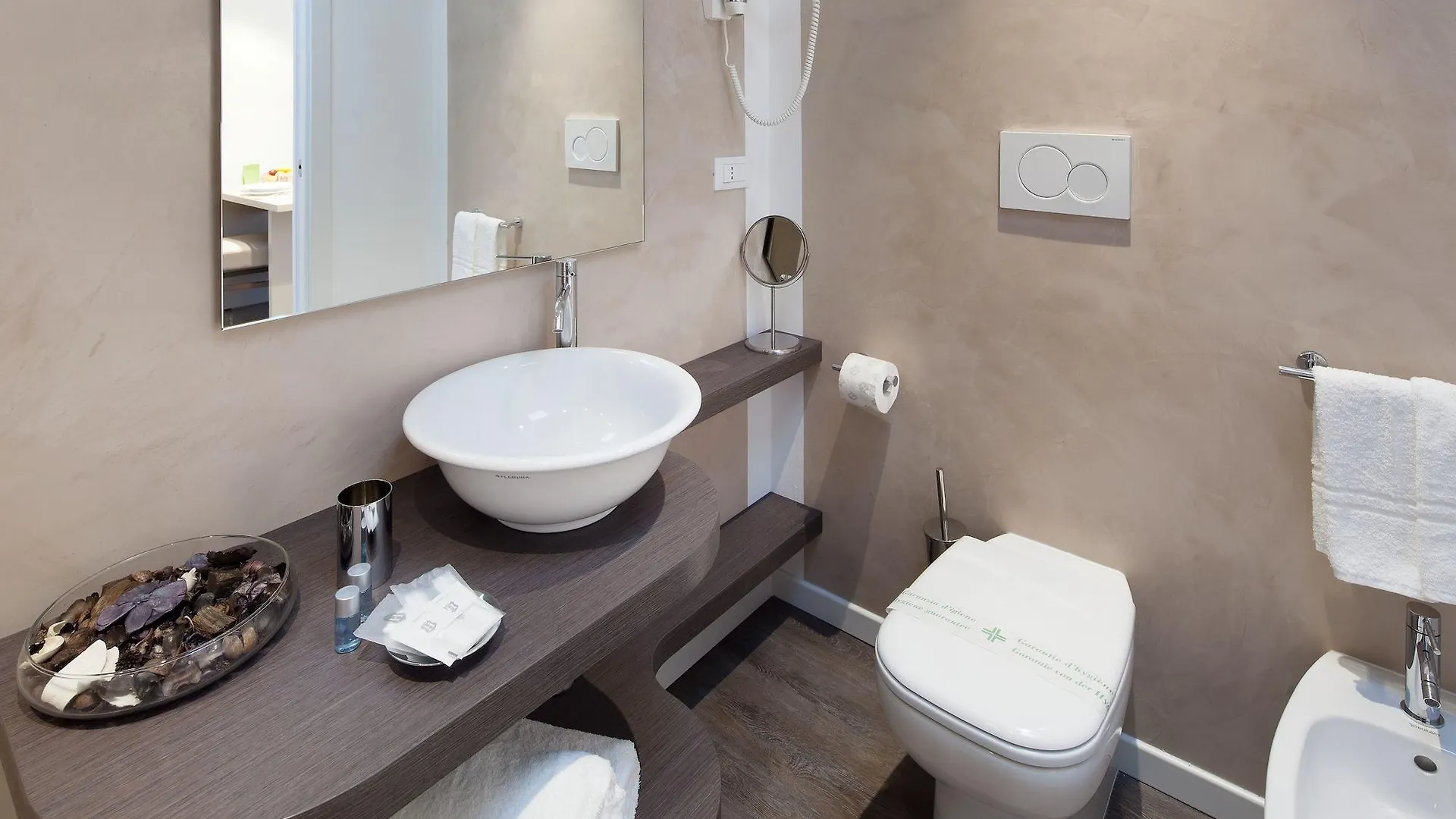 Hotel Studio Inn Centrale & Milano Urban Padel Aparthotel