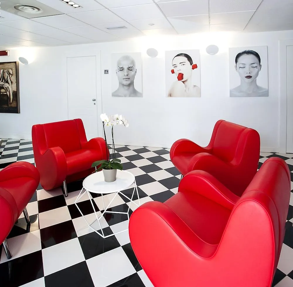 Hotel Studio Inn Centrale & Milano Urban Padel Milan